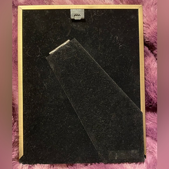 Vintage Craft Inc Embossed Metal Freestanding or Hanging Picture Frame - Picture 2 of 15